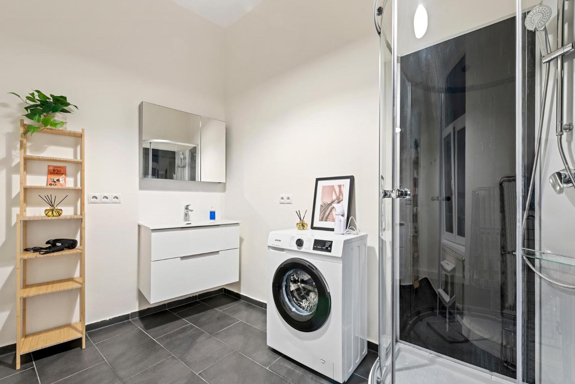 Cozy City Apartment - 15 Min To City-Centre - Contactless 24H Check-In เวียนนา ภายนอก รูปภาพ